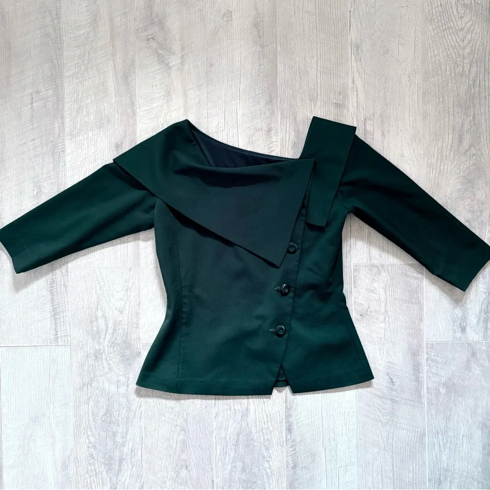 bespoke skirt suit 🏙️